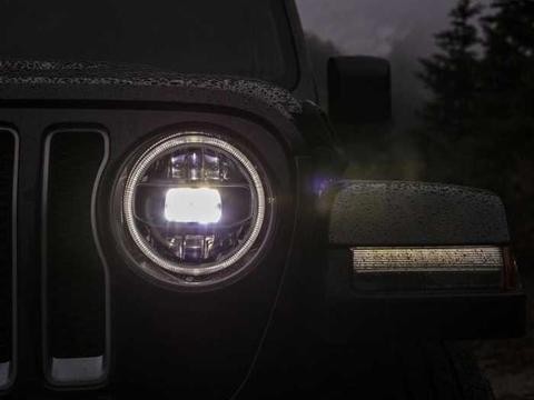 同级唯一敞篷，平民越野标杆，这货卖40万比BBA有逼格！