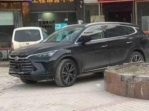 偶遇全新比亚迪唐, 4.8米长+2.0T配一体车灯, 降5万21万买啥途昂