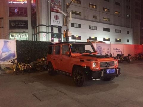 秦奋座驾被网友拍到, 车子颜色一年一换, 网友: 比思聪还牛!