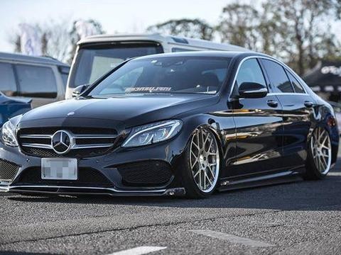 30万买辆奥迪A4L回来后不甘平淡，中山车友将其改成宽体大王！