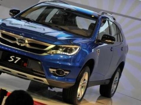 同是国产SUV，宝骏和比亚迪，出事才知质量，谁的比较“头铁”