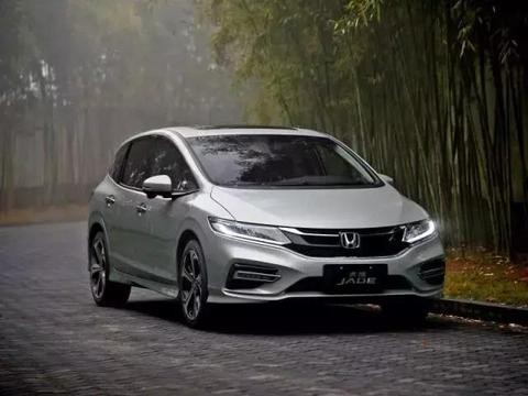 本田飞度的加长版 宝骏310皮尺鼻祖 还缺个备胎