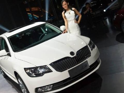 大众又一失败车型，和迈腾同平台，比帕萨特帅，跌至14万无人买