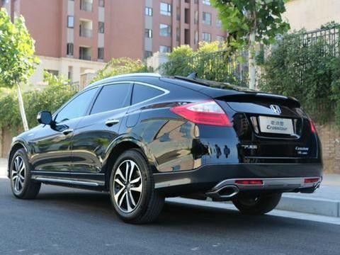 二十出头的价格;没有直接竞争对手