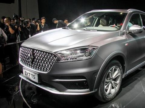 正宗德系SUV, 内饰奢华不输宝马, 开出去比奥迪Q5还有面子!