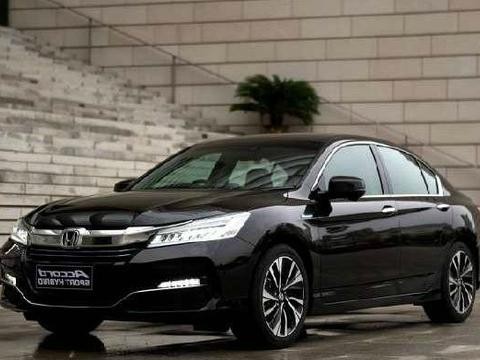 这车超省油，一箱油跑2110公里，比坐火车还便宜