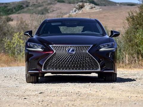 买奔驰S可能会被当司机, 买这台最新日系车, 别人会认定你是绅士