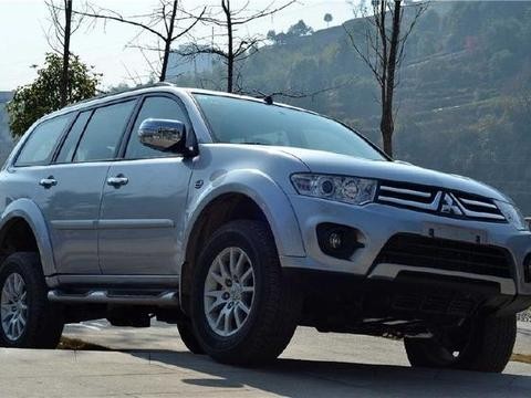 七座大越野，全时四驱，3.0L V6发动机，卖24万，果断放弃陆巡