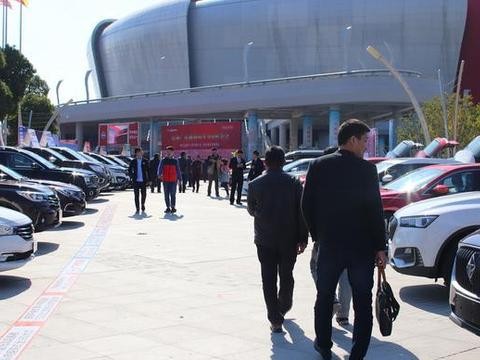 买车相亲一气呵成，就来城南体育中心吧！