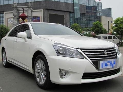最牛的丰田皇冠, 车龄37年, 挂“绿色车牌”, 200万都不卖!