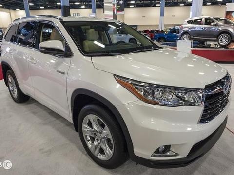 小伙果断放弃汉兰达，一怒之下提了这台进口车，媳妇称：干得漂亮