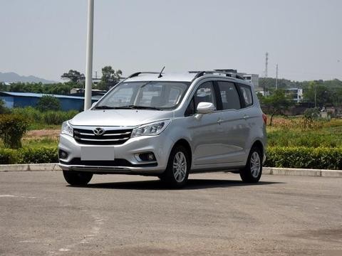 外观不如五菱宏光，内部赶超埃尔法，喝红酒看星星，9万就能如愿