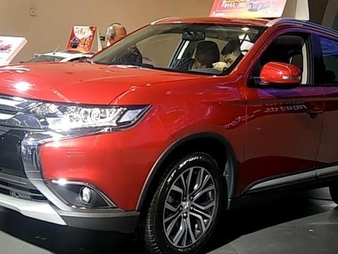 2018款三菱欧蓝德, 搭载2.4L发动机配四驱, 起售价为16万