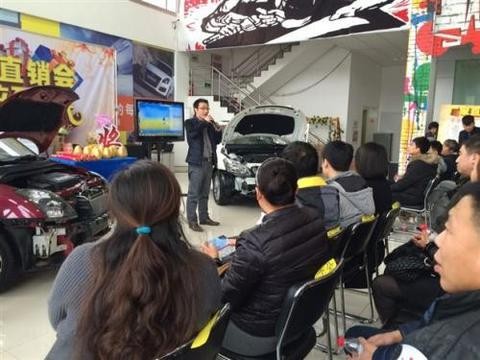 大众4S店让观众用大榔头怒砸高尔夫防撞梁，小钢炮不是浪得虚名