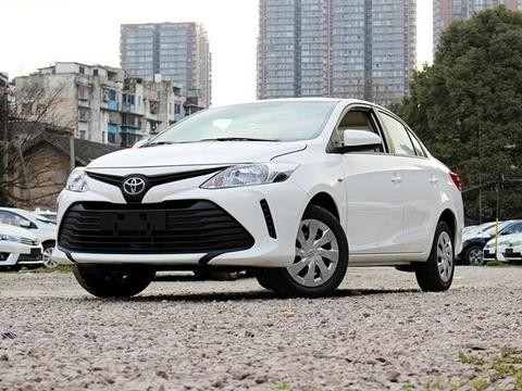 年轻人首选的丰田家轿，油耗比卡罗拉还低，比捷达耐开仅6万