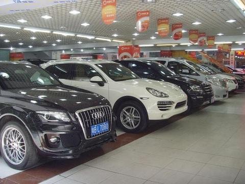 因这政策北京的二手车都便宜到卖废铁价了，外地人可以去看看