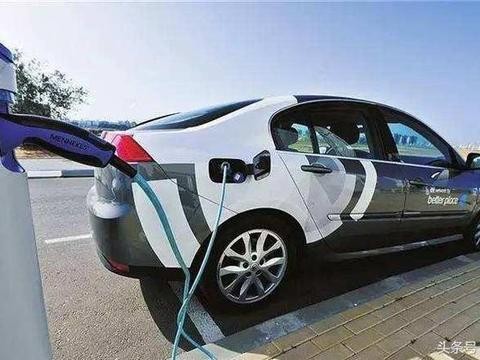 贬值太快，二手车没人接，电动汽车车主的尴尬如何解？