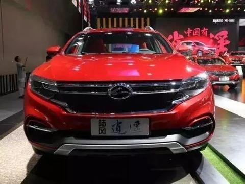 2018年第一款上市新车，奔驰GLA的外观，保时捷的内饰，只要9万!