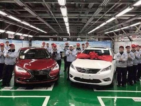 全新长安逸动亮相, 颜值不输雷克萨斯, 内饰媲美宝马, 或6.98万起