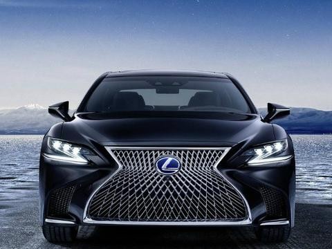 车长超5米2，霸气犀利，搭3，5L，V6发动机，4