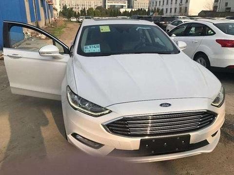 还买啥帕萨特! 这B级车再降5万, 高颜值仅15万起, 比雅阁还厚道