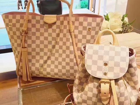 lv控须知 2017年度最火的lv包包价格和图片大全!