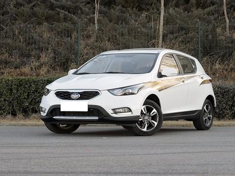 英俊年轻时尚派SUV