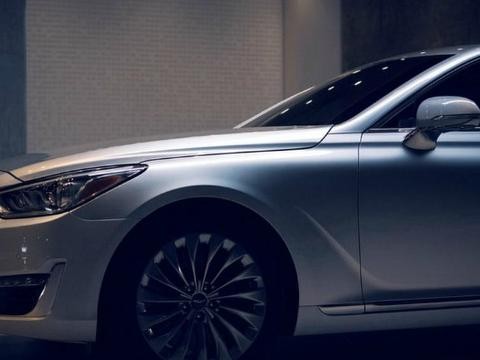 远看像奔驰，近看像宾利，7秒破百，全时四驱，整体汽车彰显大气