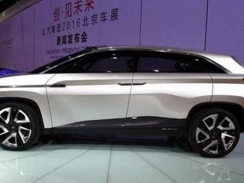 北汽杀手锏, 2.0T四缸发动机+超大全景触摸屏, 英气逼人赶超VV7!