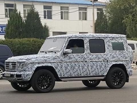 AMG系列 特征就在于中控屏与仪表盘合为一体 内饰豪华感爆棚