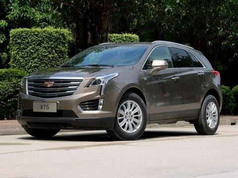 配置碾压奔驰GLC, 为冲销量降4万, 奥迪Q5压力不小!