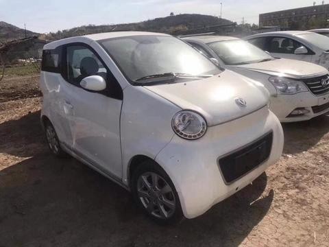 偶遇大批知名新能源汽车，店员：实在拼不过奇瑞，统一3万处理