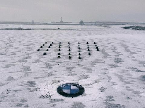 在北国，赏宝马的冰雪之