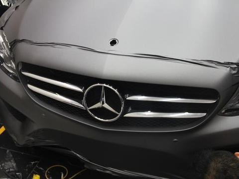 奔驰C200整车改色贴膜美国艾利雅碳灰，外观更别致了