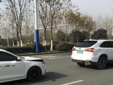 比亚迪唐遭到大众速腾追尾，车主：这差距已经很明显了