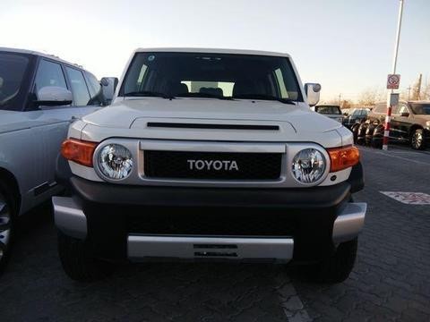 回头率高，复古经典越野四驱，17款丰田FJ酷路泽越野迷的最爱