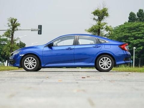 都说本田买发动机送车，三缸思域值不值得买？