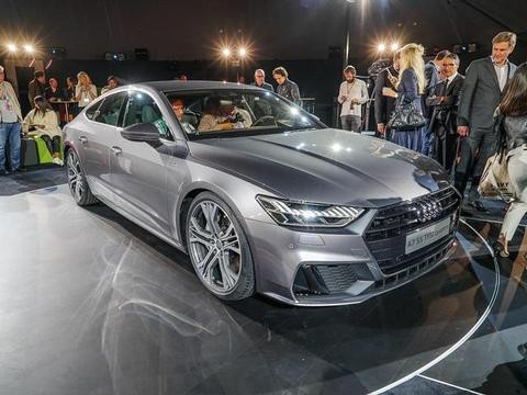 外媒评2017年最红运动轿车，装上了高性能V8，动力来自帕拉梅拉