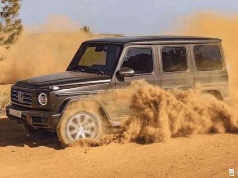 全新奔驰G首曝光 内饰豪华堪比宾利添越 路虎卫士真不行