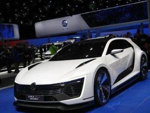 大众怒推高尔夫限量版，剪刀门叫板保时捷，车门打开瞬间帅哭了！