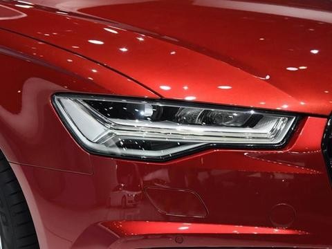 最牛C级车，月销14000辆，刚上市就降价 33万宝马5系奔驰E级难卖