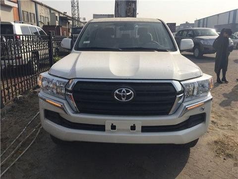 18款丰田酷路泽4000中东丐版，天津港大量现车，优惠3万售全国