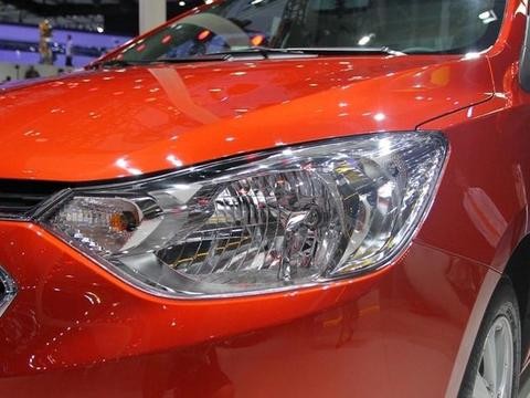 6万起售却标配ABS+EBD，一年卖出14万辆！