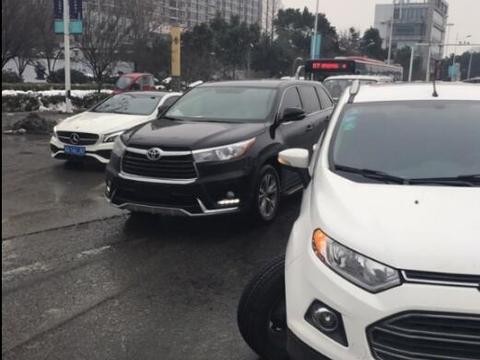 崴脚这次又轮到了福特翼博