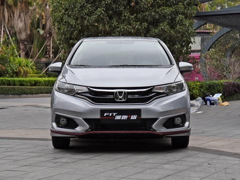 不买这台300万的本田，别说自己是铁粉！国内一年只卖三台