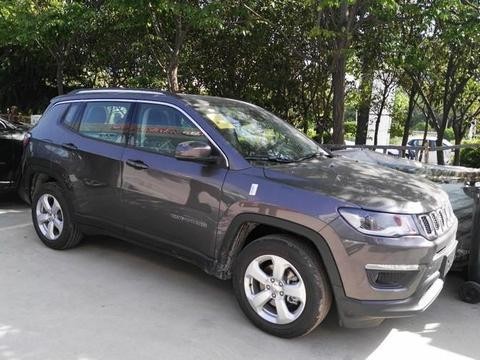 河南小伙花17.6万买辆JEEP指南者, 赠送的烟灰缸成亮点