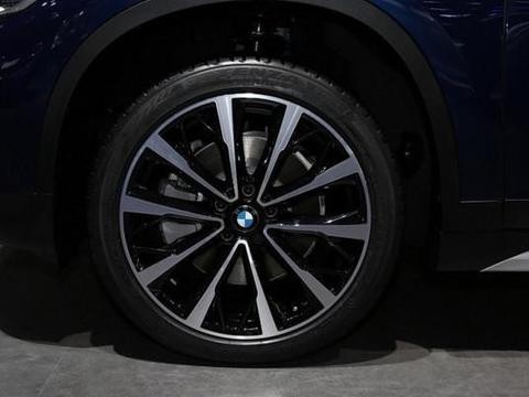 2018款宝马X1动力方面将搭载新增的两款2.0T动力版本车型！