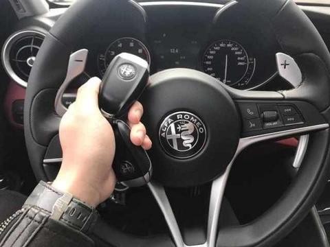 中国人钱这么好挣! 这豪华品牌刚入华, 33秒卖出350台, 一辆34万