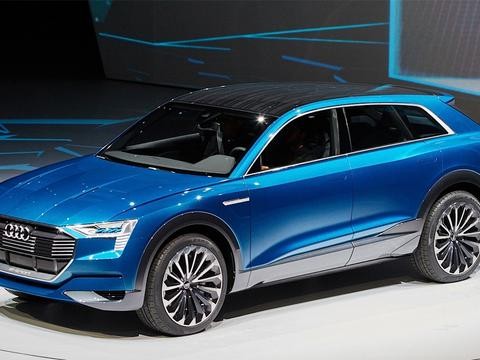 奥迪SUV新颜王，配百万内最炫车灯，跑500km不烧一滴油