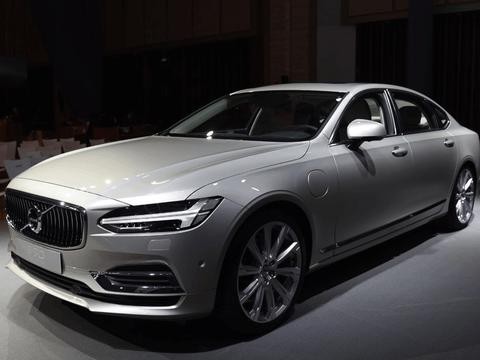 东北造的沃尔沃全球旗舰S90, 蹭破一点车皮修车费就要七万！